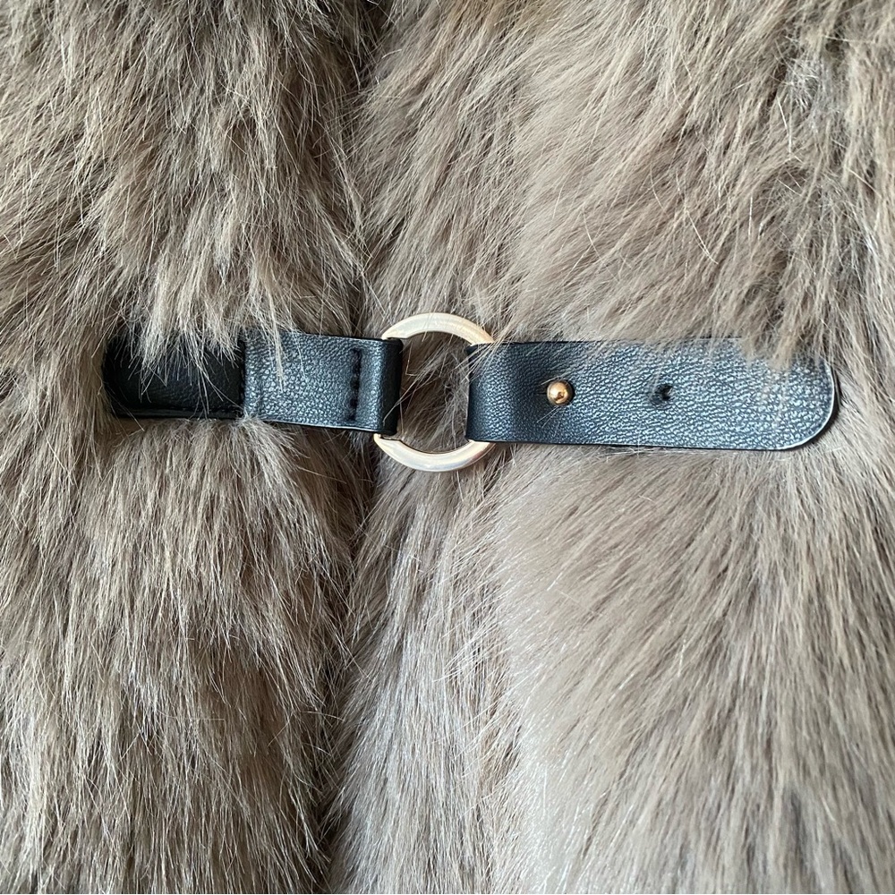 Zara faux fur buckle closure short coat grey brown - Picture 8 of 16